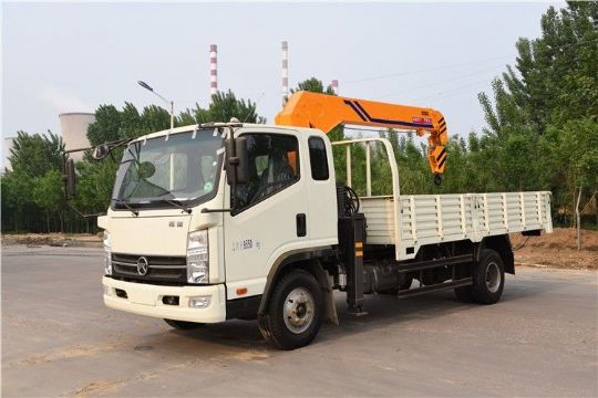 點擊查看詳細(xì)信息<br>標(biāo)題：5噸凱馬隨車吊 閱讀次數(shù)：2729