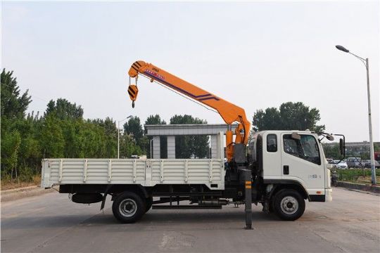 點擊查看詳細(xì)信息<br>標(biāo)題：5噸凱馬隨車吊3節(jié)臂 閱讀次數(shù)：2985