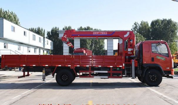 點擊查看詳細(xì)信息<br>標(biāo)題：6.3噸東風(fēng)160馬力隨車吊 閱讀次數(shù)：2121