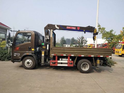 點(diǎn)擊查看詳細(xì)信息<br>標(biāo)題：4噸重汽豪沃隨車吊 閱讀次數(shù)：2330