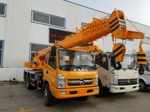 點(diǎn)擊查看詳細(xì)信息<br>標(biāo)題：10噸凱馬汽車吊 閱讀次數(shù)：2373