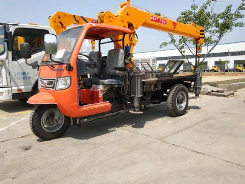 點(diǎn)擊查看詳細(xì)信息<br>標(biāo)題：三輪隨車吊 閱讀次數(shù)：2138