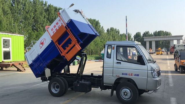 點(diǎn)擊查看詳細(xì)信息<br>標(biāo)題：藍(lán)牌時(shí)風(fēng)風(fēng)菱垃圾車(chē) 閱讀次數(shù)：2528