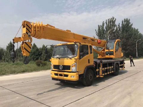 點(diǎn)擊查看詳細(xì)信息<br>標(biāo)題：16噸東風(fēng)汽車(chē)吊 閱讀次數(shù)：2339