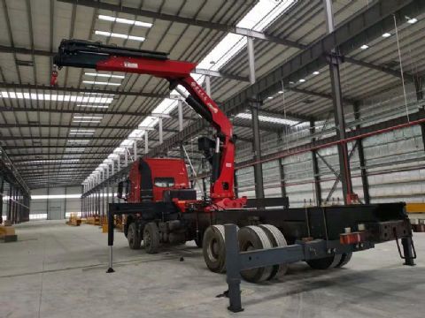 點(diǎn)擊查看詳細(xì)信息<br>標(biāo)題：15噸折臂吊 閱讀次數(shù)：2945