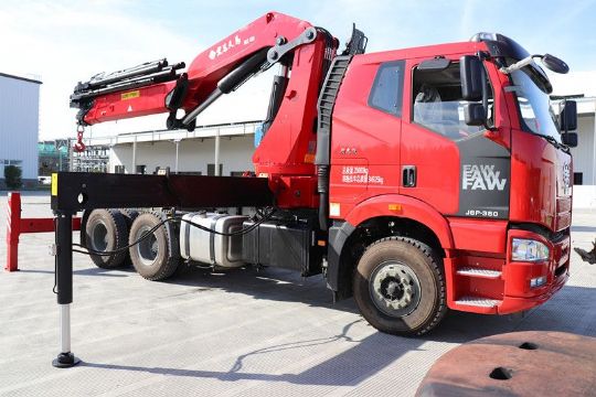 點(diǎn)擊查看詳細(xì)信息<br>標(biāo)題：20噸折臂吊 閱讀次數(shù)：2945